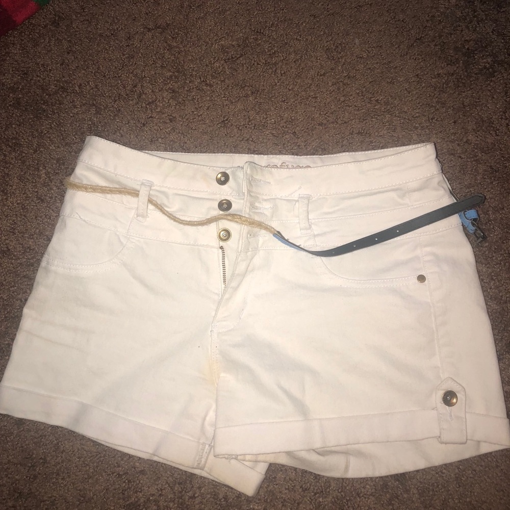 Refuge white jean shorts with belt  size 14